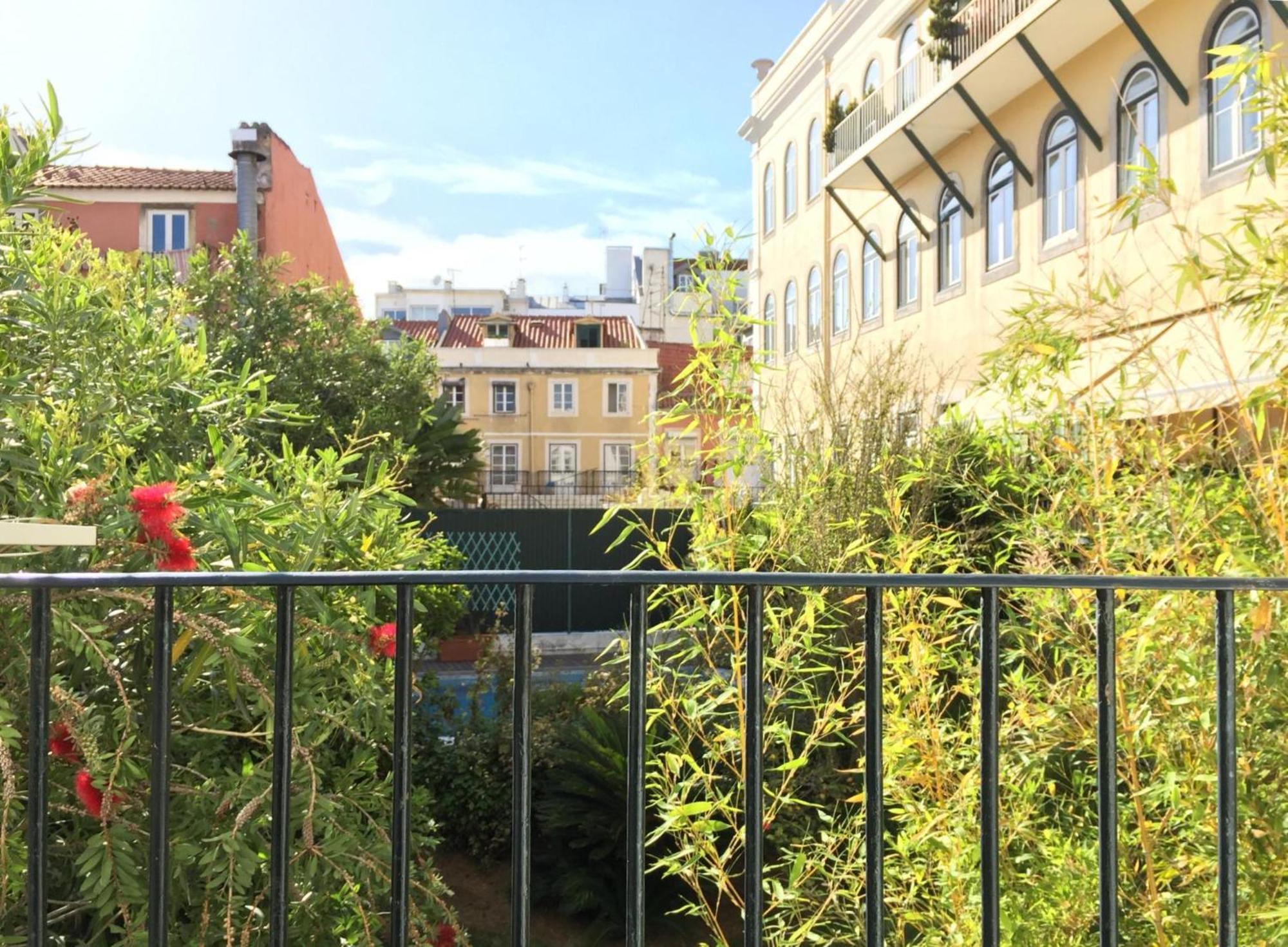 Sm2 Romantic Home By The Gardens Pr Real & Bairro Alto Lisbon Exterior photo